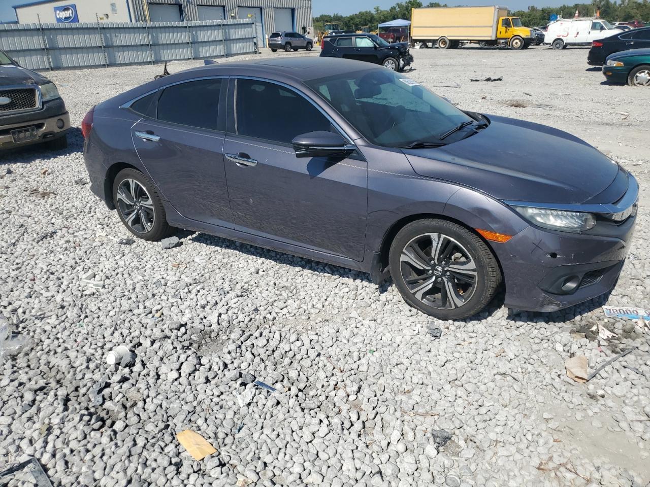 2016 Honda Civic Touring - Image 4