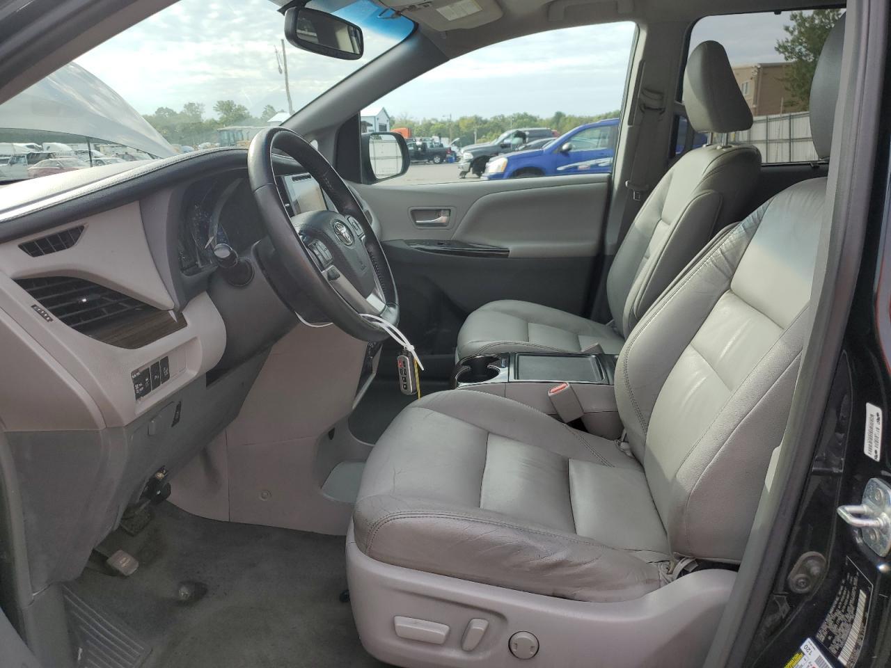 2017 Toyota Sienna Xle - Фото 7