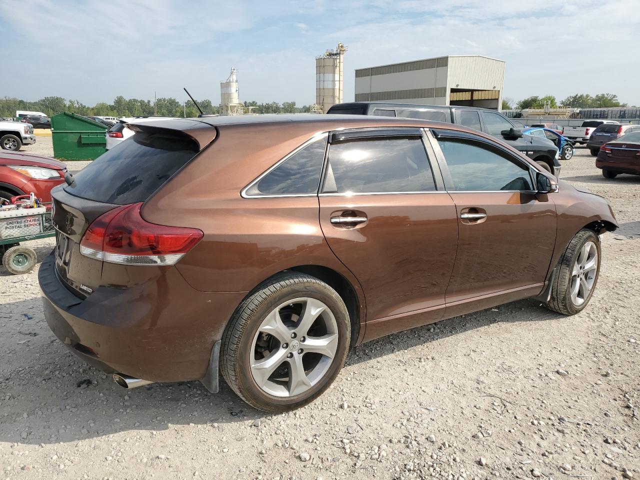 2014 Toyota Venza Le - Image 3