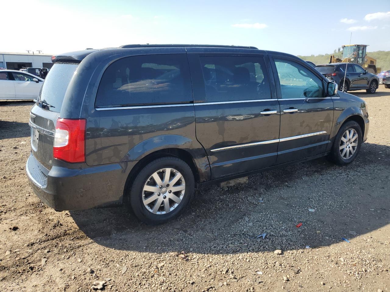 2012 Chrysler Town & Country Touring L - Фото 3