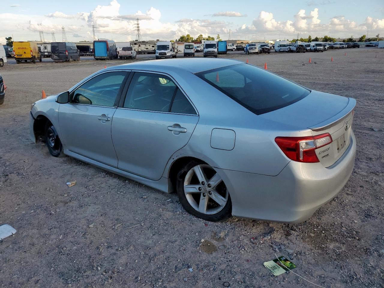 2014 Toyota Camry L - Image 2