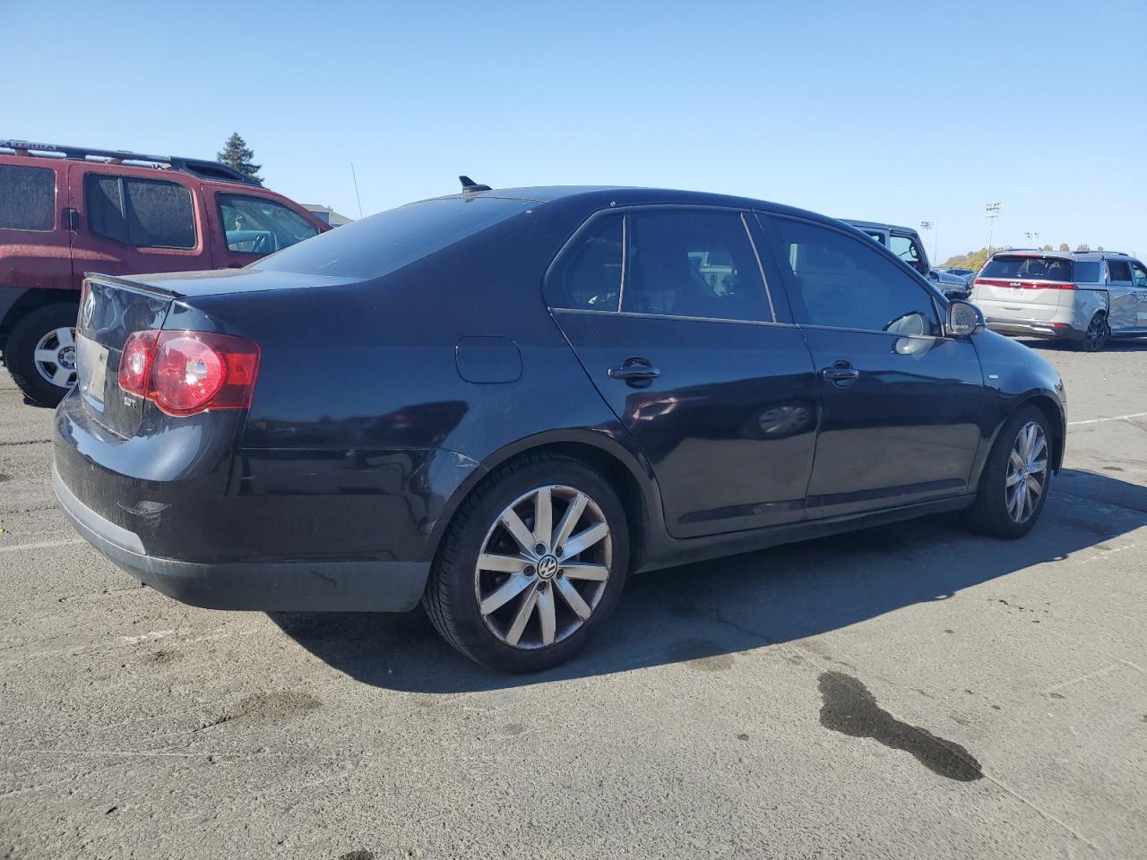 2010 Volkswagen Jetta Wolfsburg - Image 3