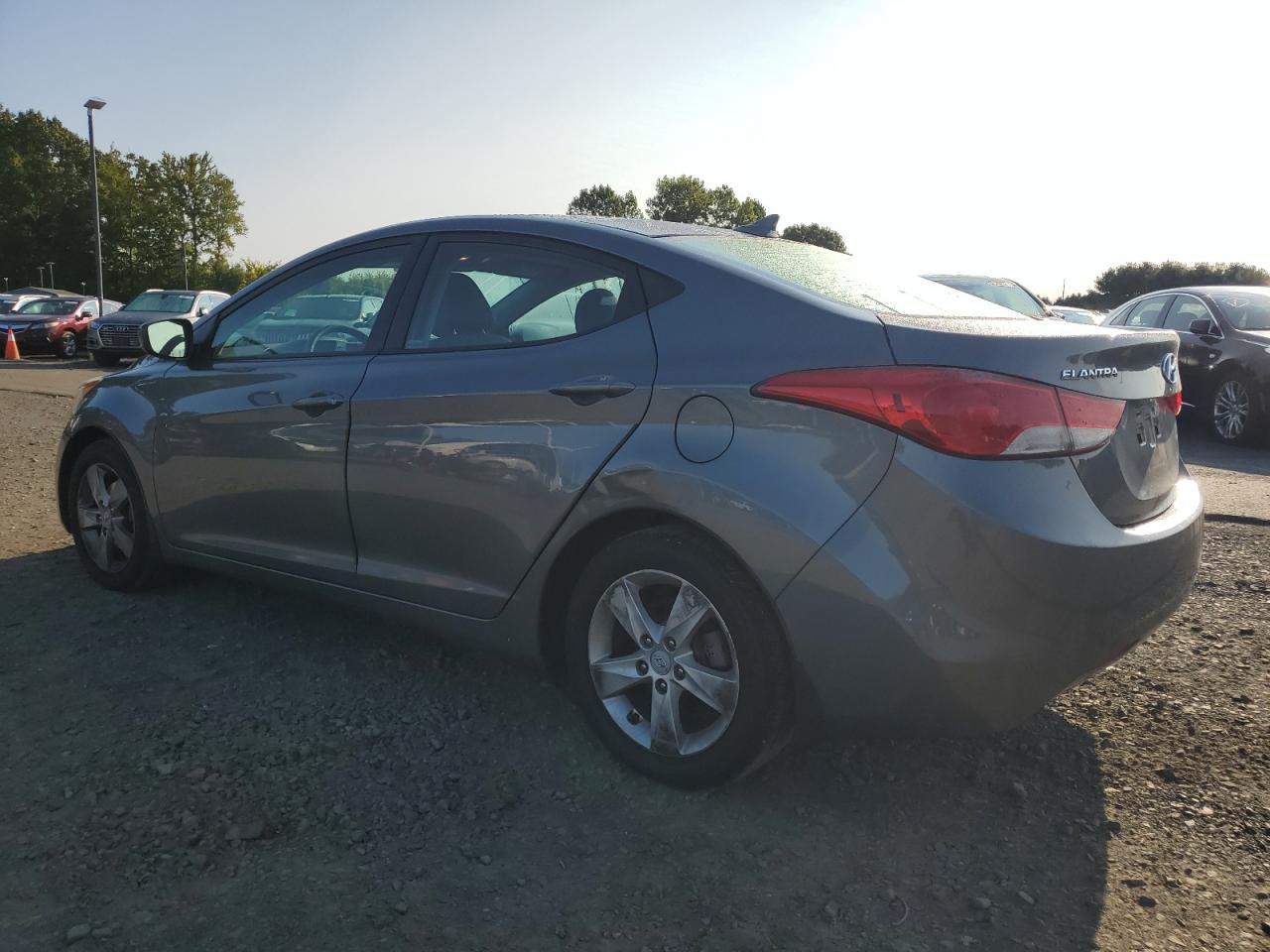 2012 Hyundai Elantra Gls - Image 2