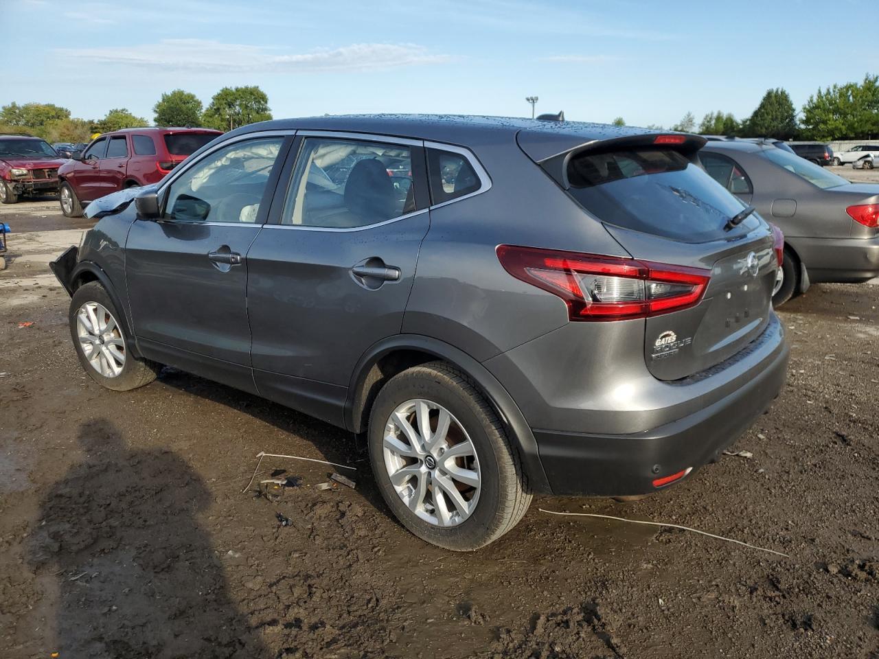 2022 Nissan Rogue Sport S - Фото 2