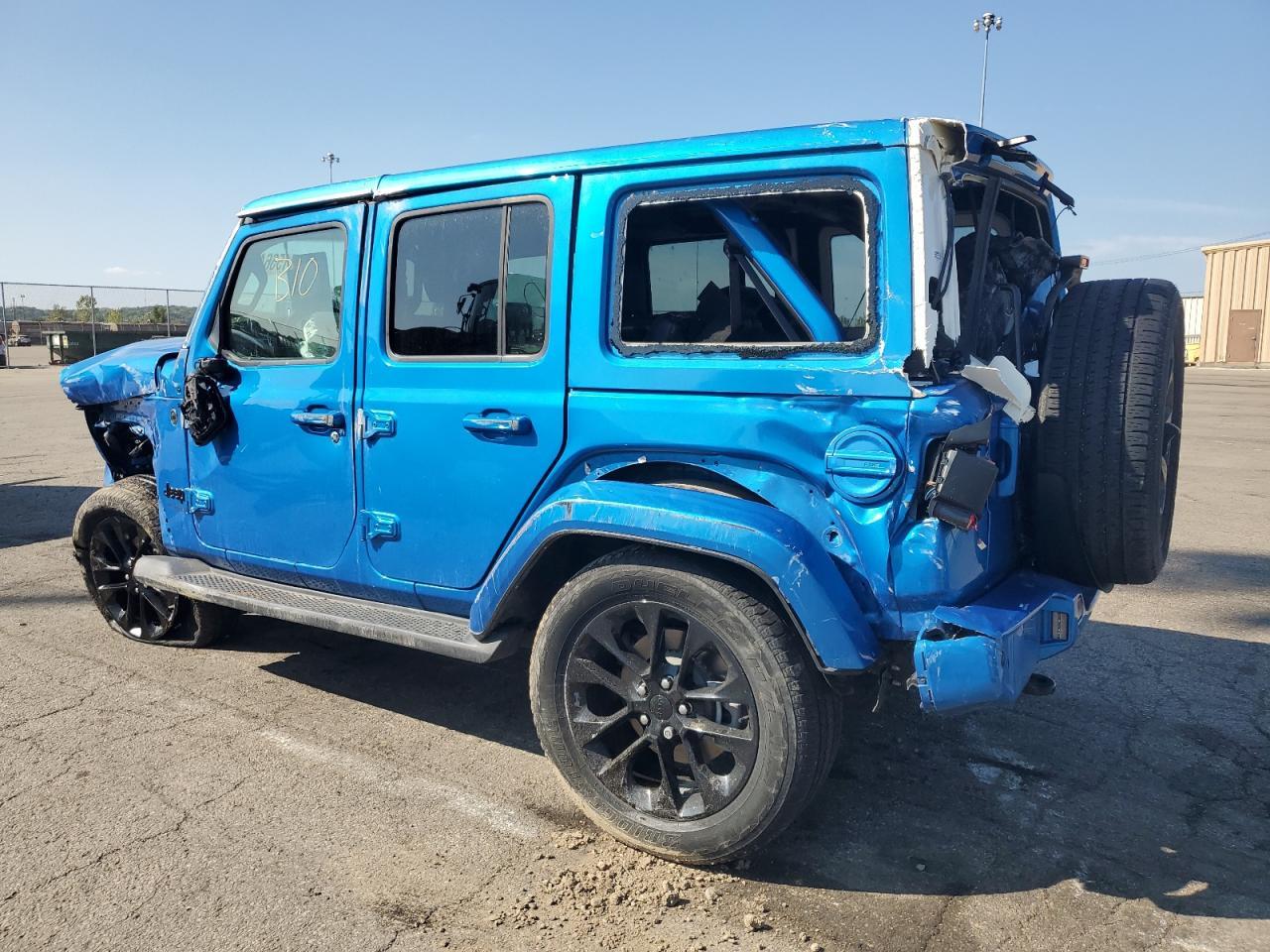 2021 Jeep Wrangler Unlimited Sahara - Фото 2