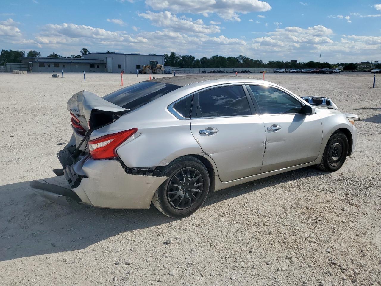 2017 Nissan Altima 2.5 - Image 3