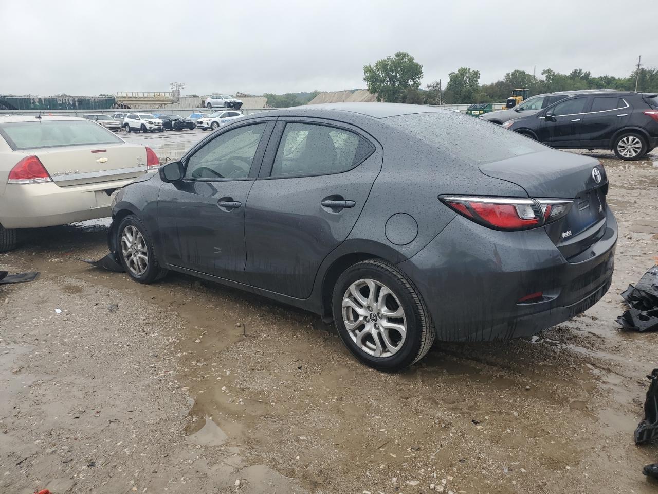 2018 Toyota Yaris Ia - Фото 2