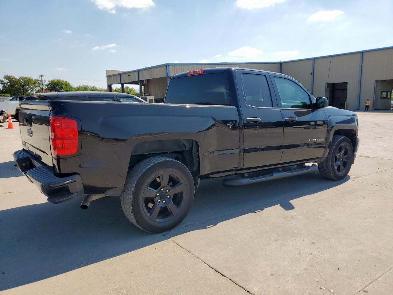 2016 Chevrolet Silverado C1500 - Image 3