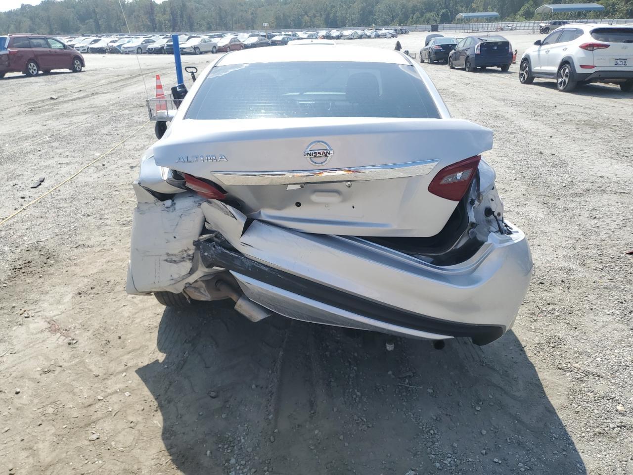 2018 Nissan Altima 2.5 - Image 6