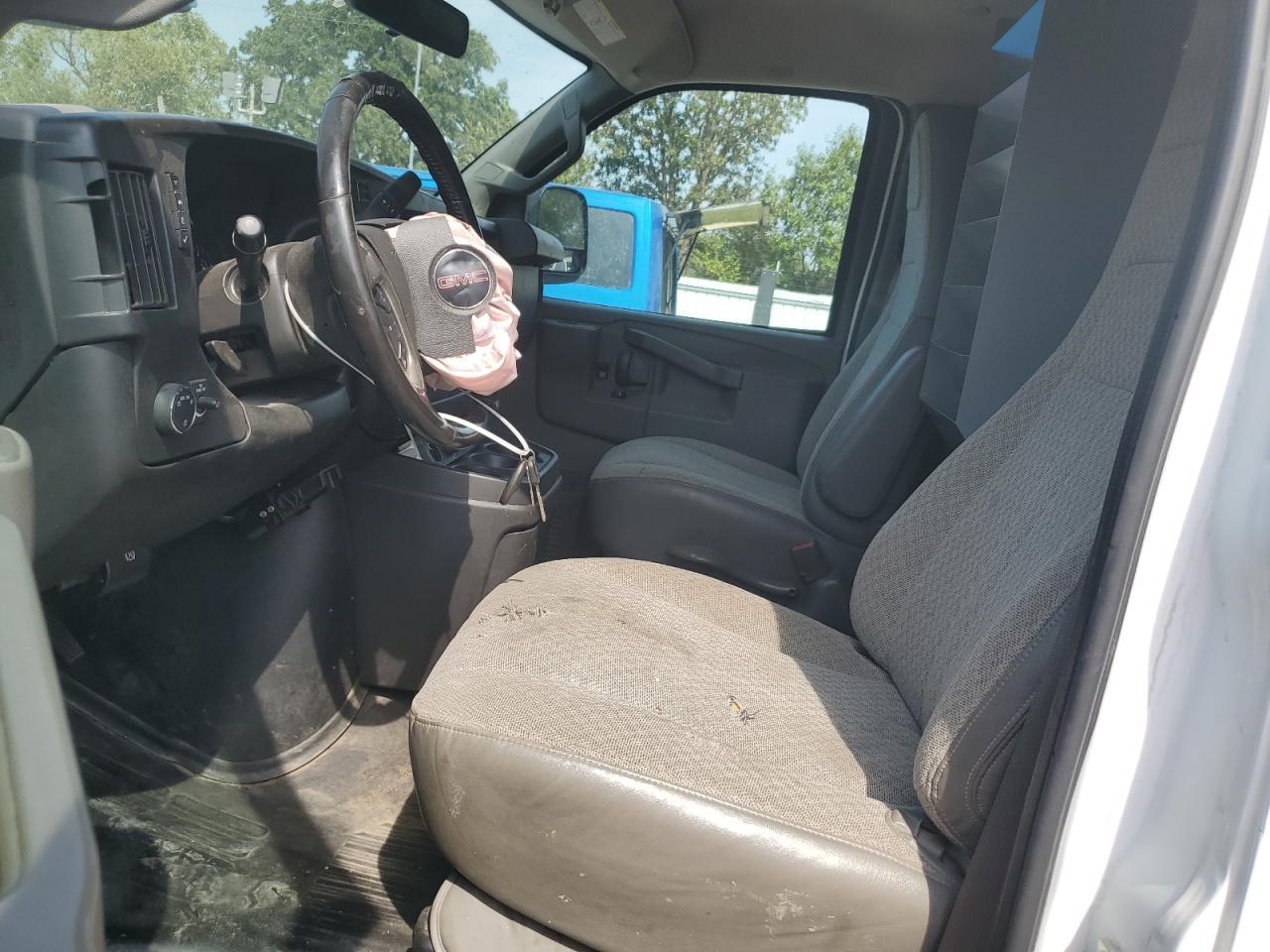 2017 GMC Savana G2500 - Фото 7