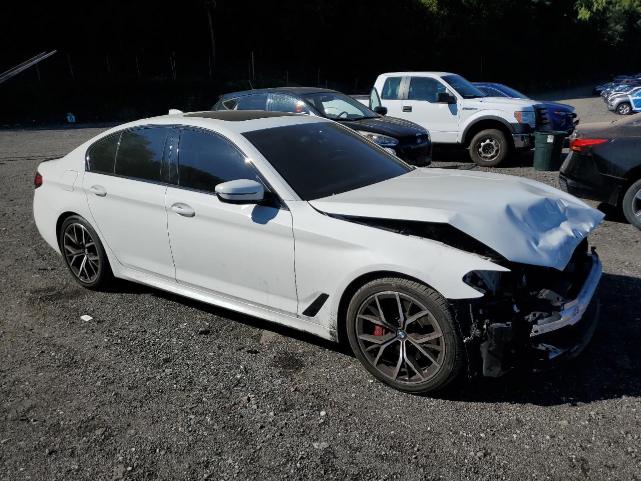 2023 BMW 530 Xi - Image 4