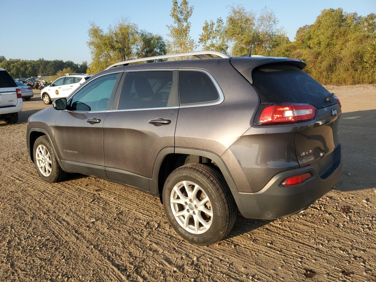 2018 Jeep Cherokee Latitude Plus - Фото 2