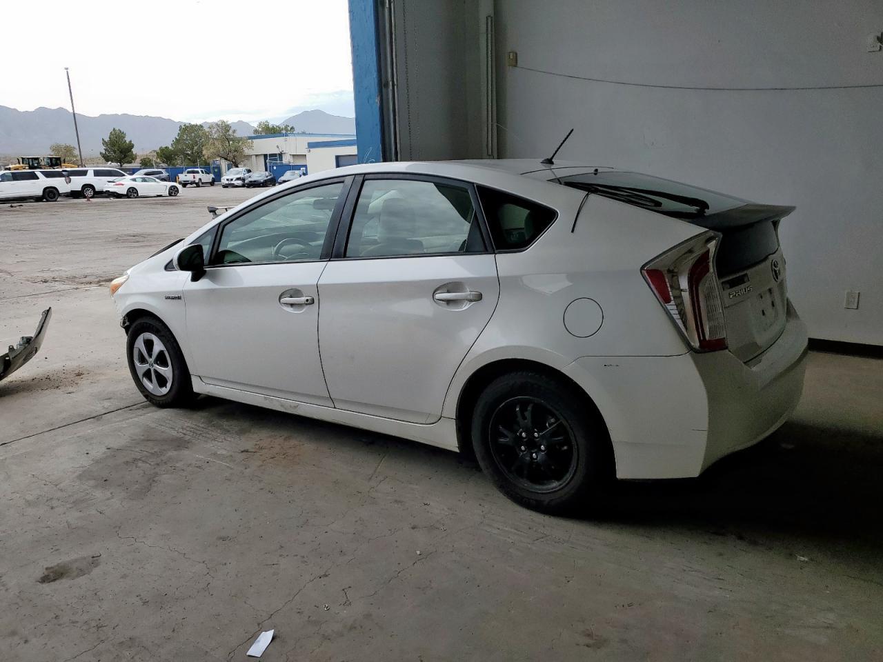 2014 Toyota Prius - Image 2