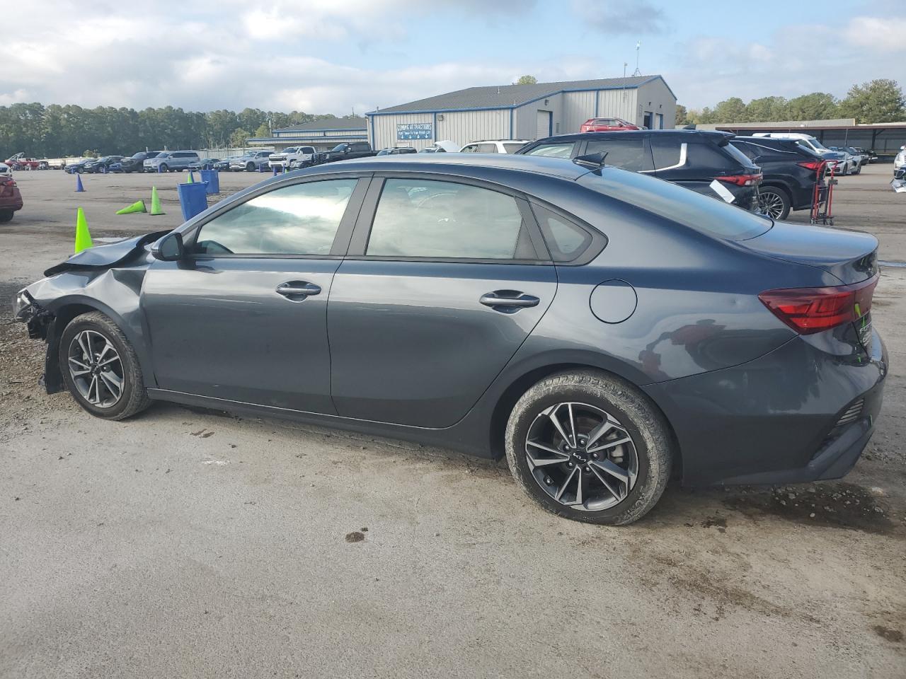 2024 Kia Forte Lx - Фото 2