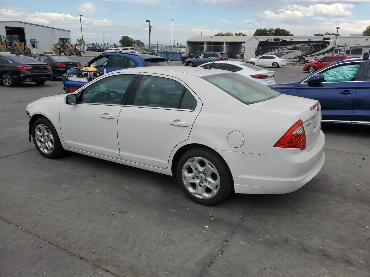 2011 Ford Fusion Se - Фото 2