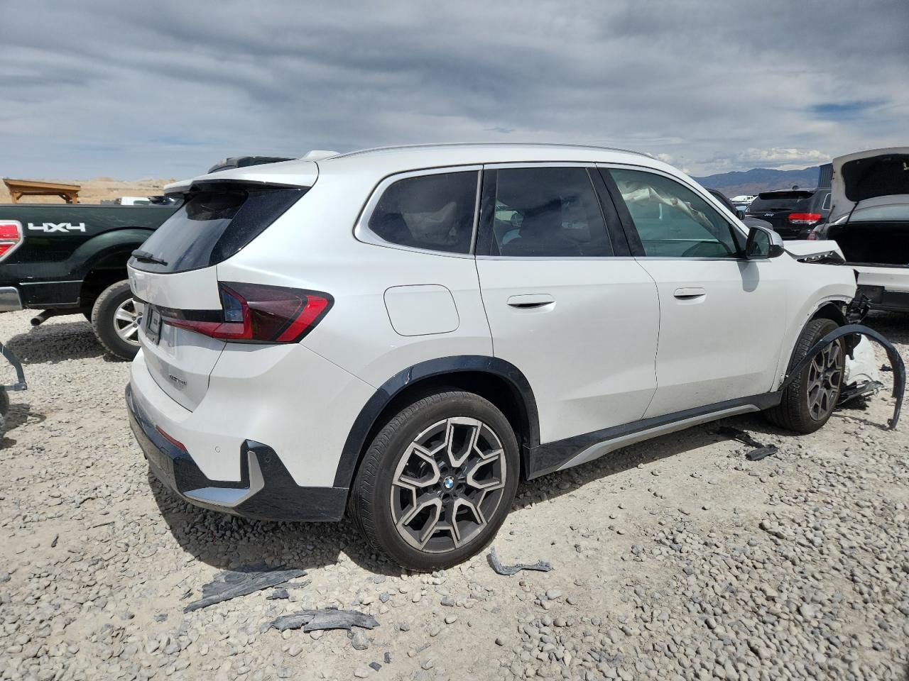 2023 BMW X1 xDrive28I - Image 3