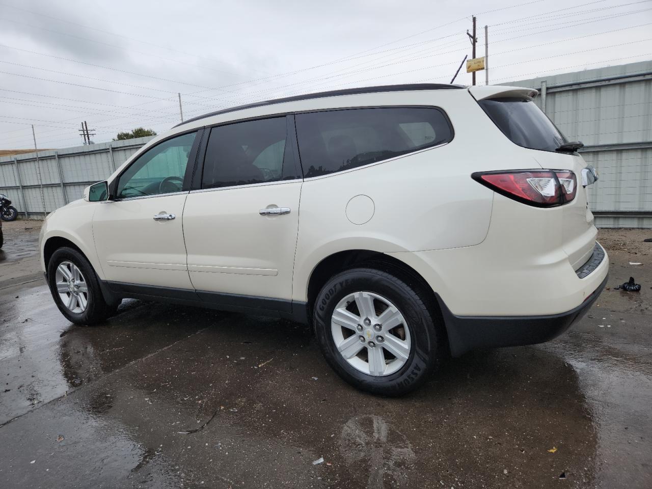2013 Chevrolet Traverse Lt - Image 2