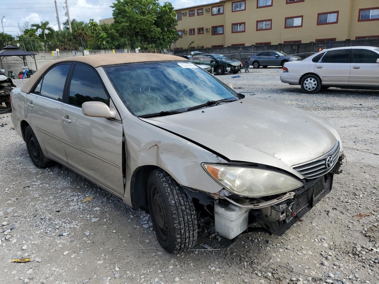 2005 Toyota Camry Le - Image 4