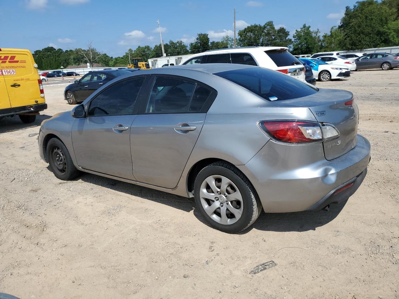 2010 Mazda 3 I - Фото 2