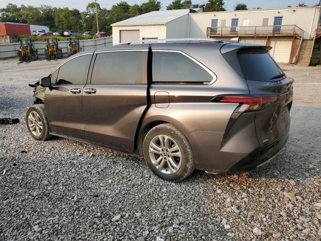 2024 Toyota Sienna Limited - Фото 2