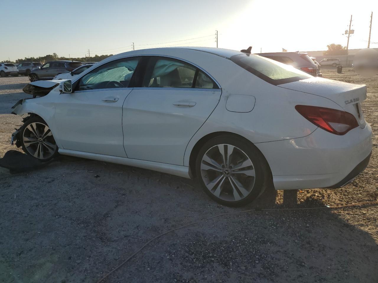 2018 Mercedes-Benz Cla 250 - Фото 2