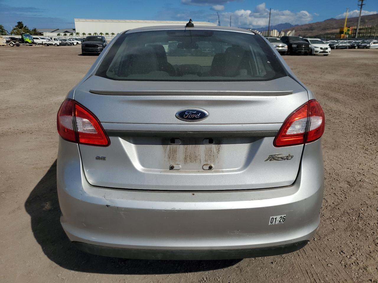 2013 Ford Fiesta Se - Фото 6