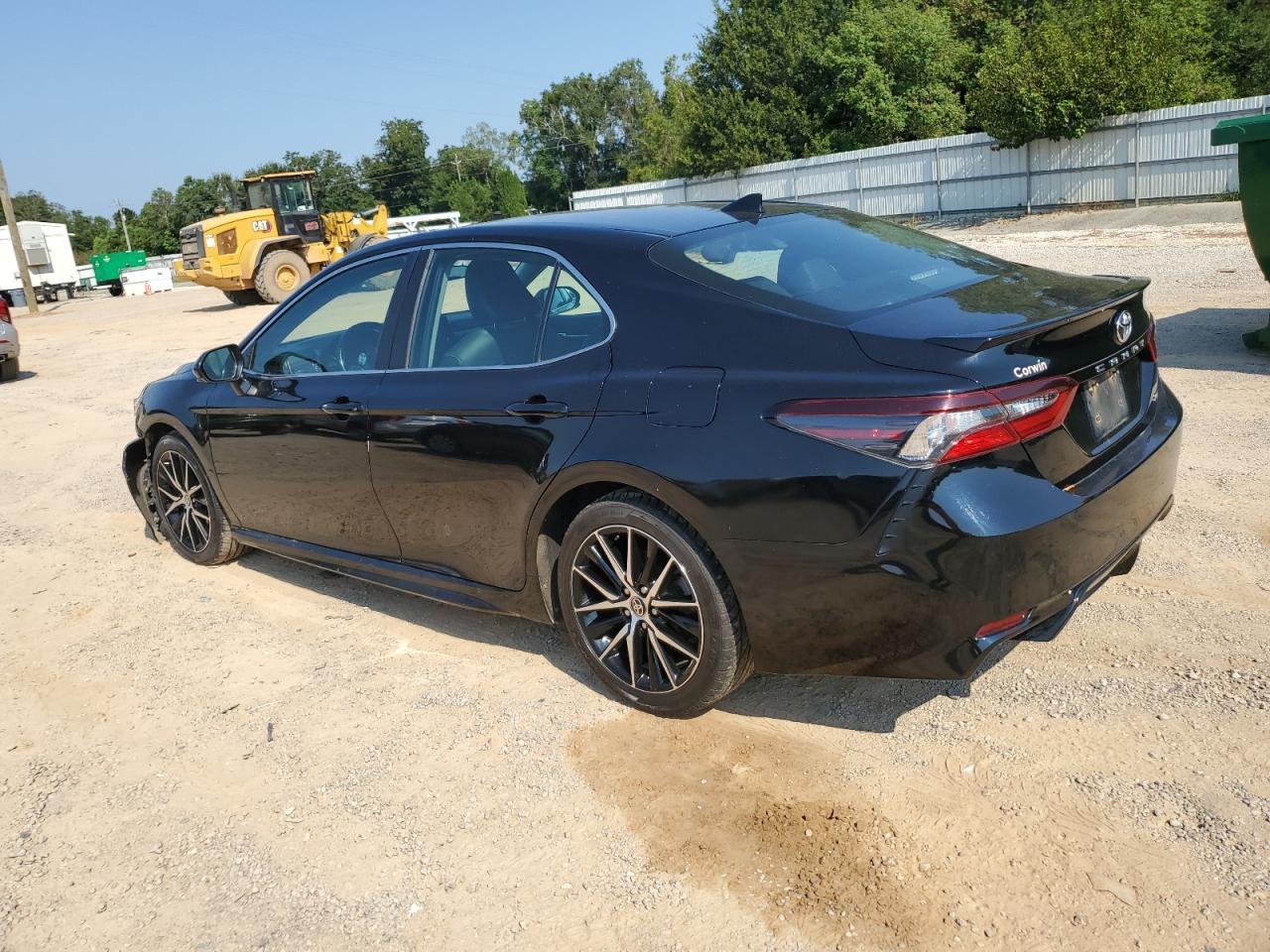 2021 Toyota Camry Se - Фото 2