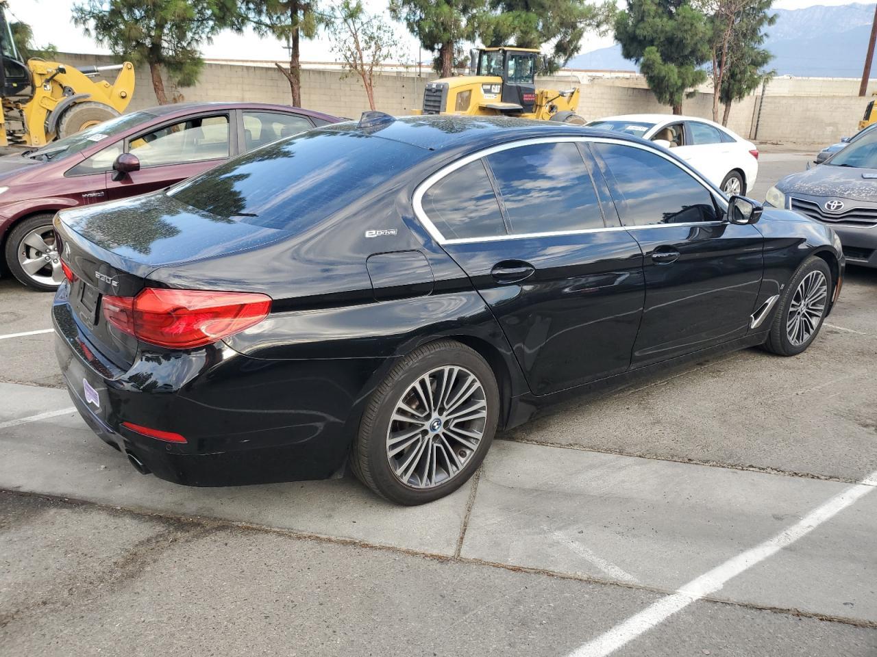 2019 BMW 530E - Image 3