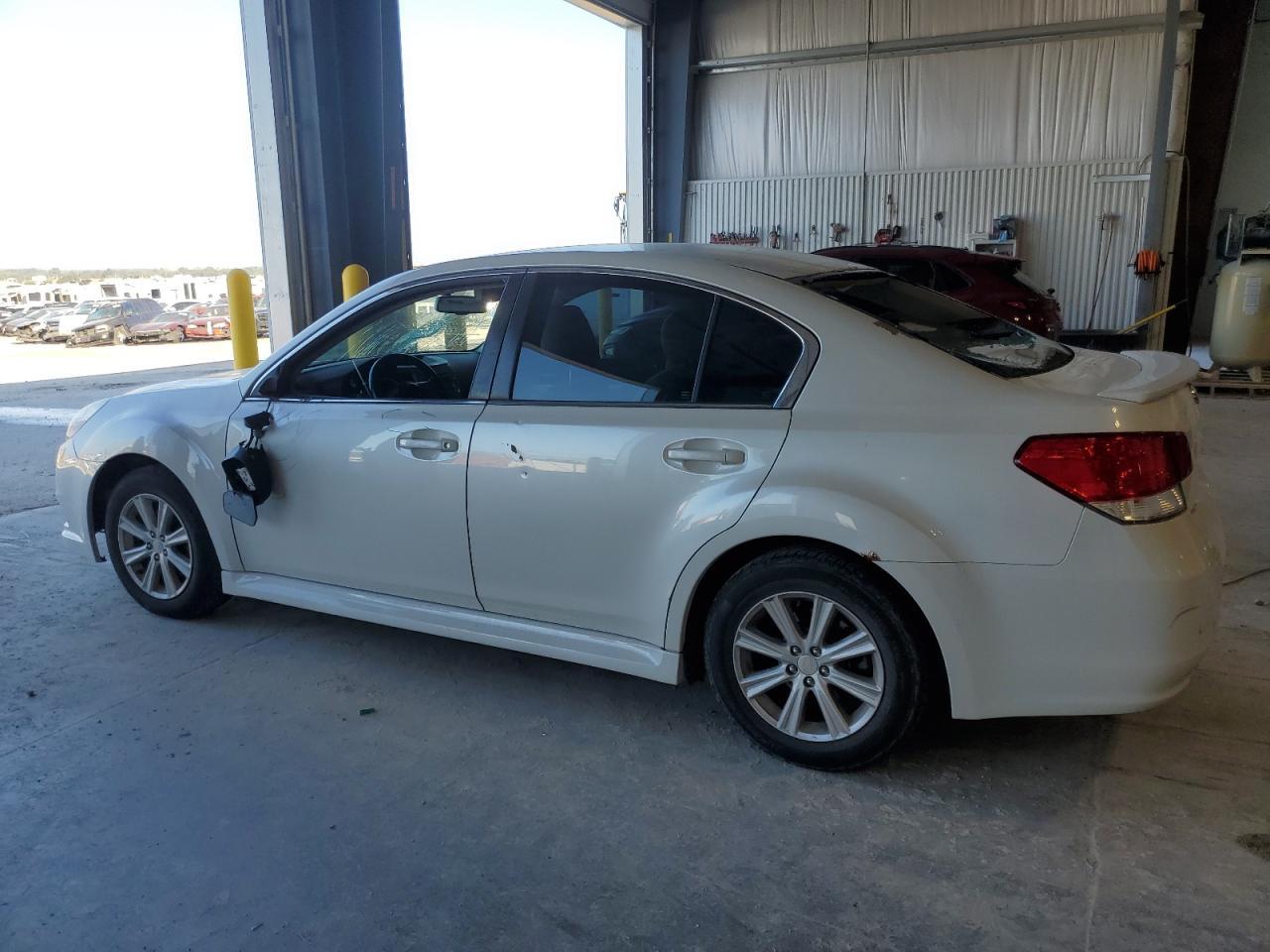 2011 Subaru Legacy 2.5I Premium - Фото 2