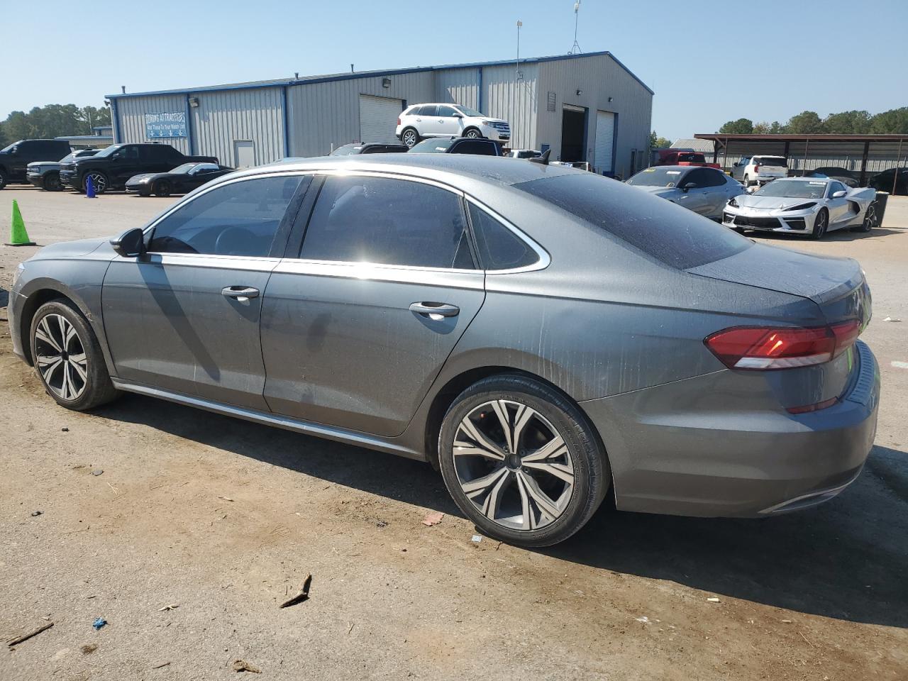 2021 Volkswagen Passat Se - Image 2