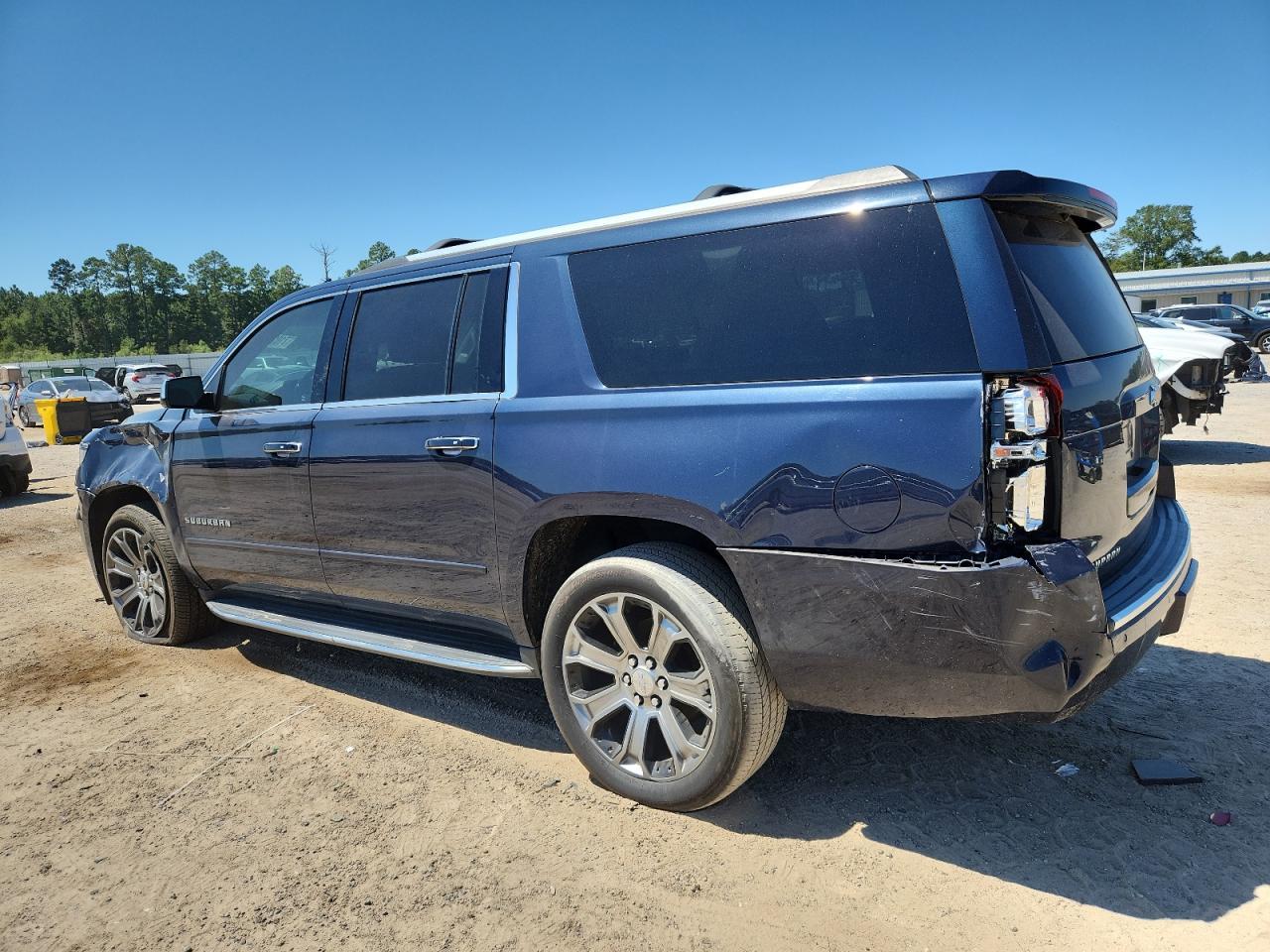2019 Chevrolet Suburban C1500 Premier - Image 2