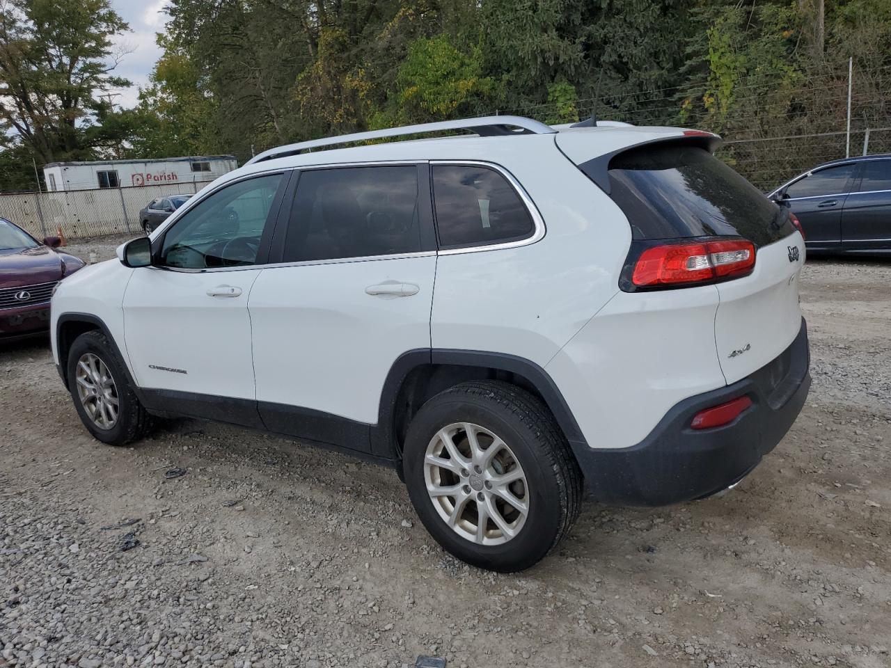 2016 Jeep Cherokee Latitude - Image 2