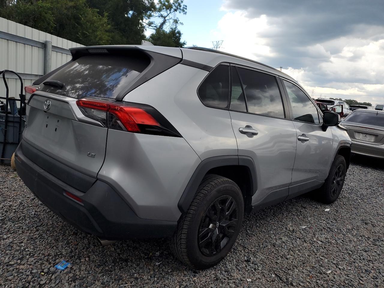 2021 Toyota Rav4 Le - Image 3
