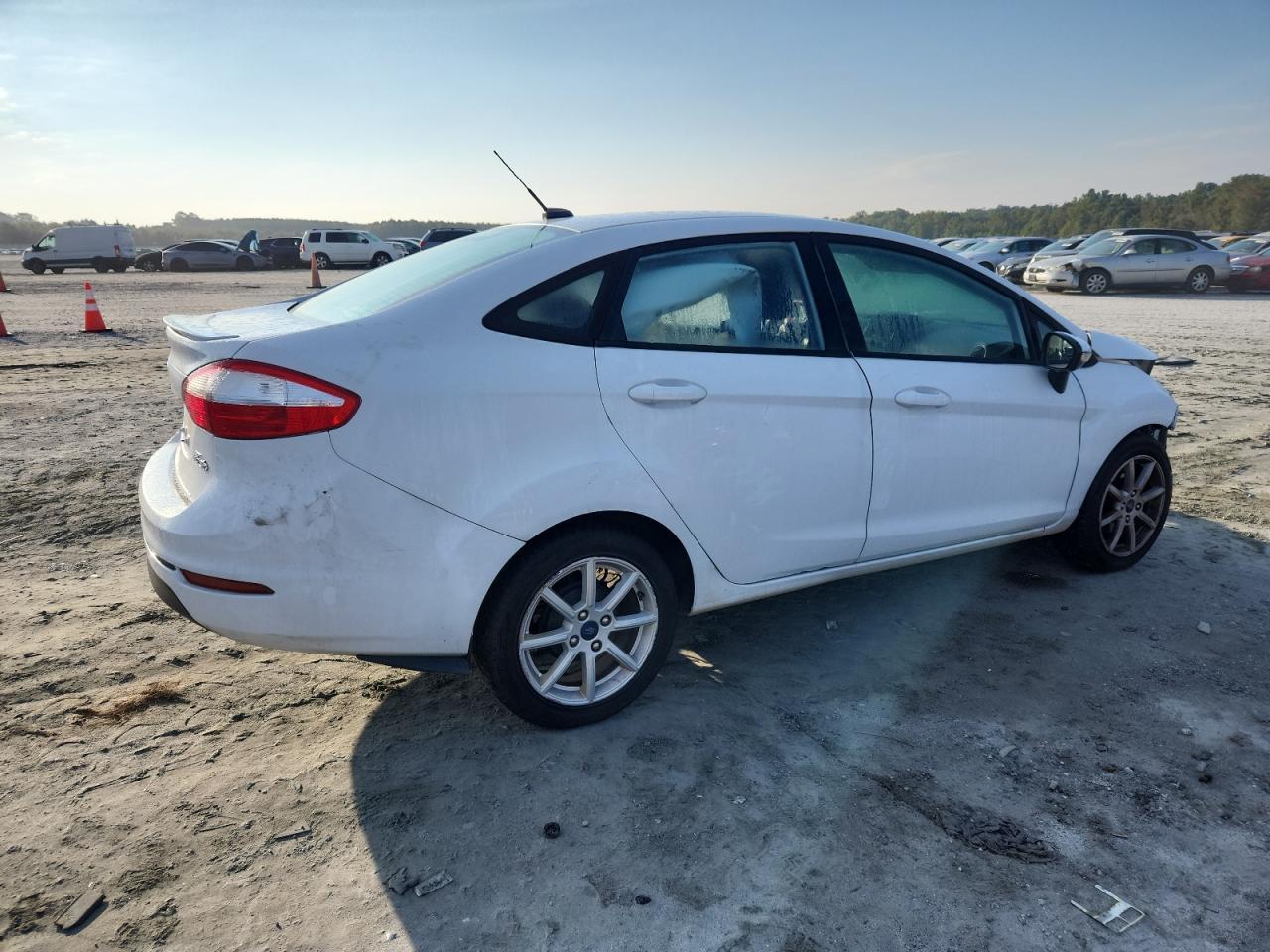 2019 Ford Fiesta Se - Фото 3