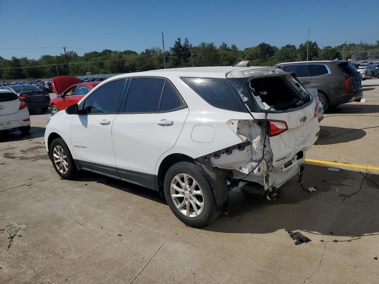 2018 Chevrolet Equinox Ls - Image 2