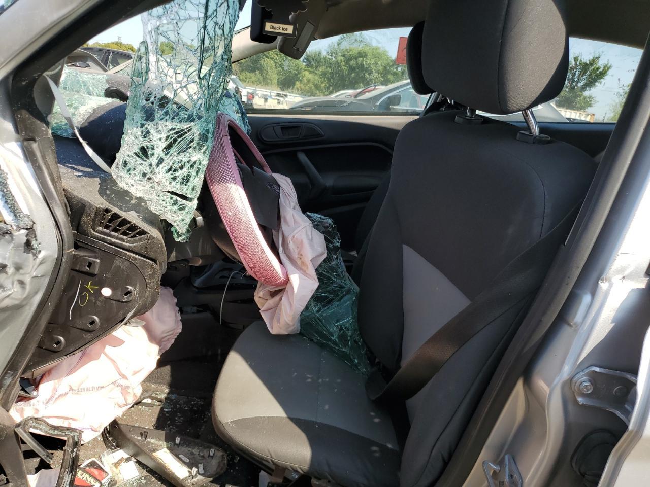 2016 Ford Fiesta S - Фото 7