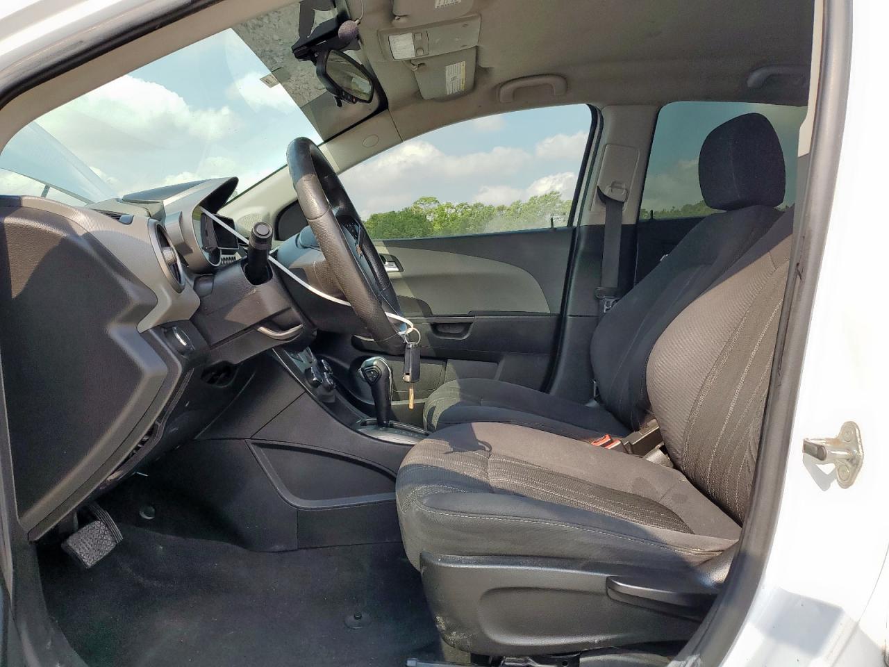 2016 Chevrolet Sonic Lt - Фото 7