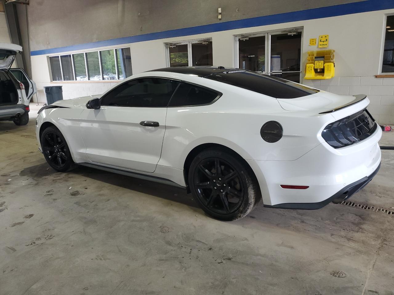 2019 Ford Mustang - Фото 2