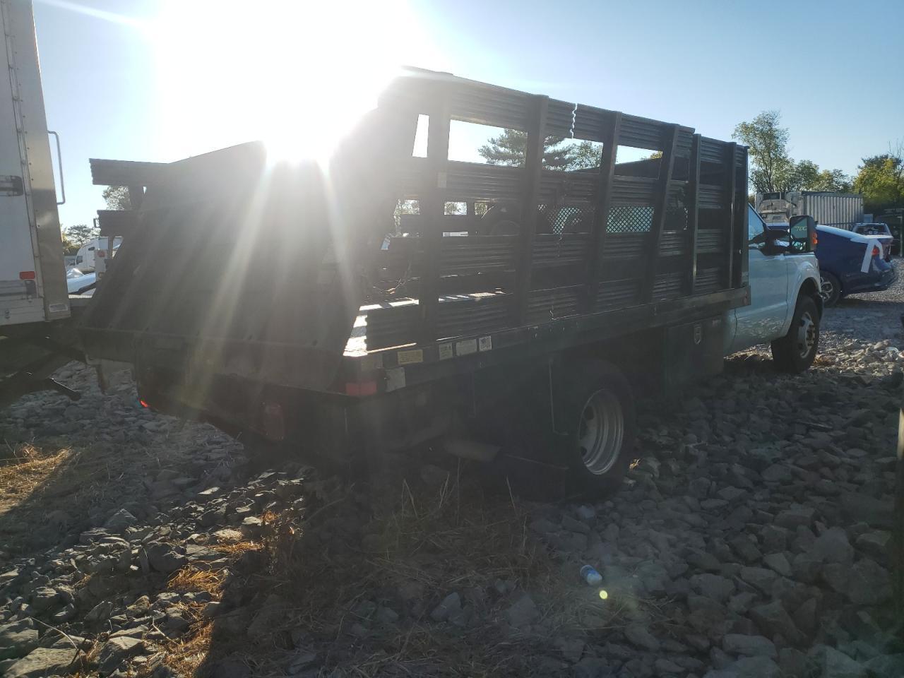 2016 Ford F350 Super - Delivery Truck - Фото 3