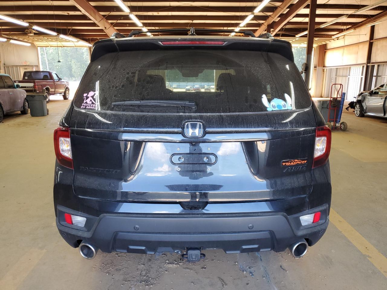 2024 Honda Passport T - Image 6