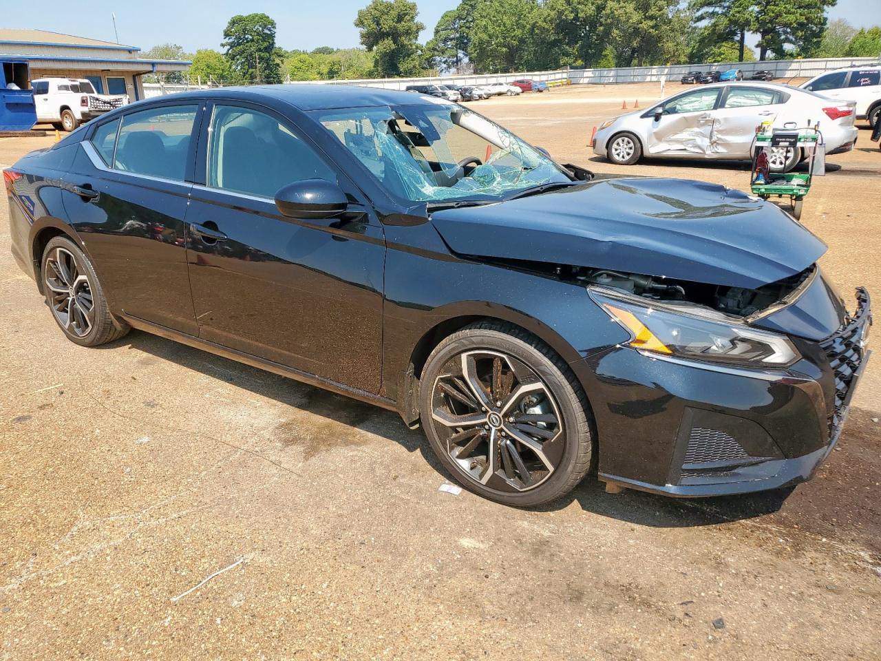 2024 Nissan Altima Sr - Image 4