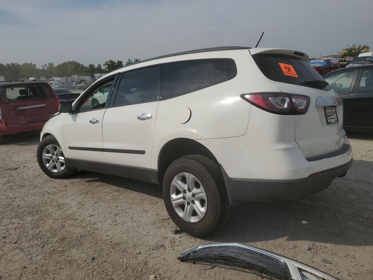 2015 Chevrolet Traverse Ls - Фото 2