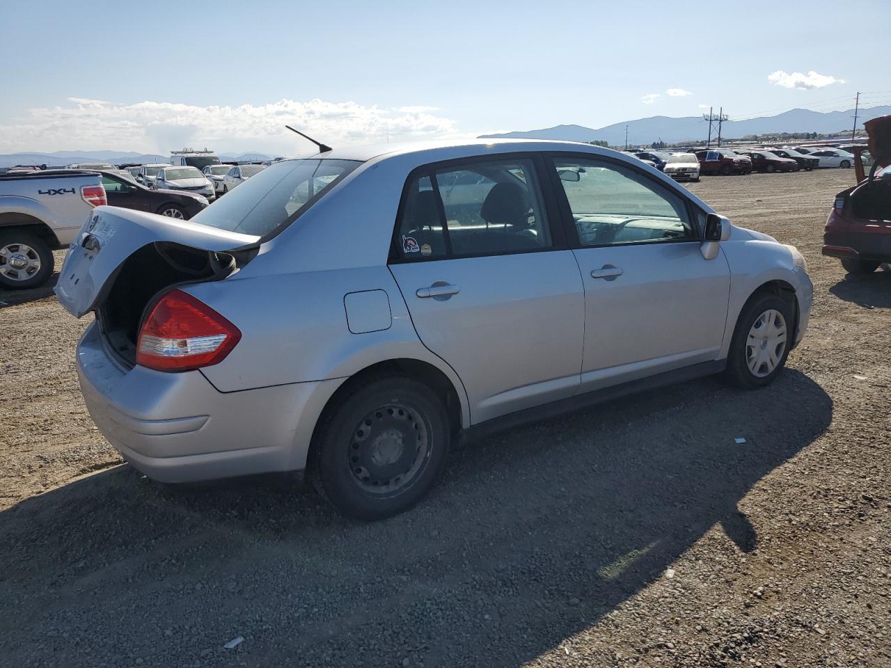 2011 Nissan Versa S - Image 3