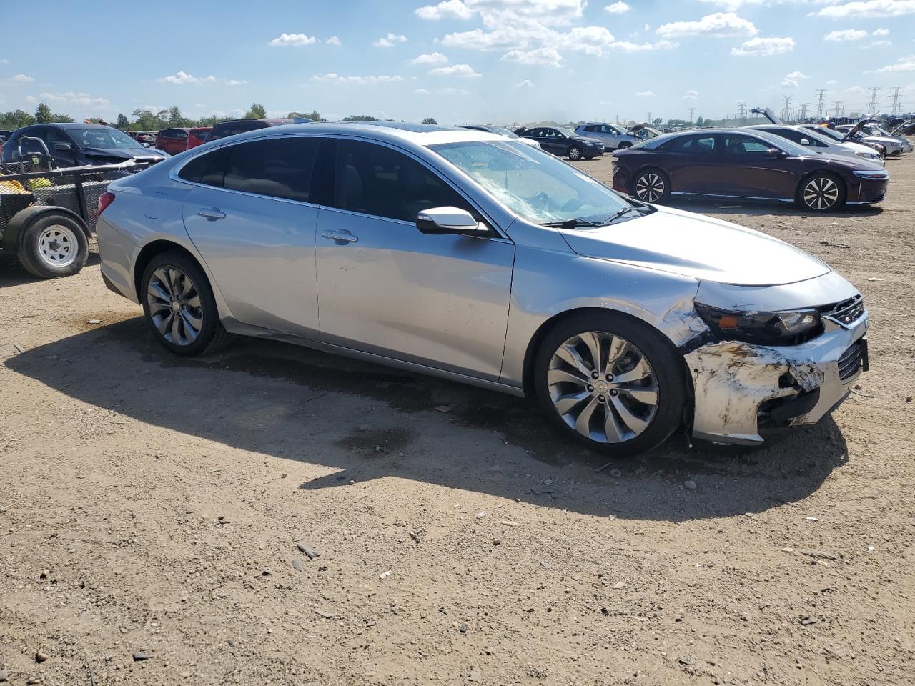 2017 Chevrolet Malibu Premier - Image 4