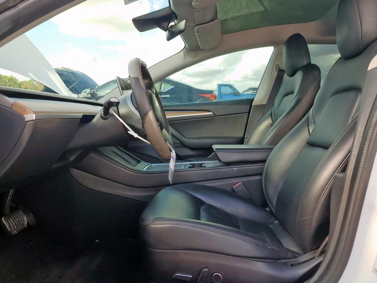 2021 Tesla Model 3 - Image 7