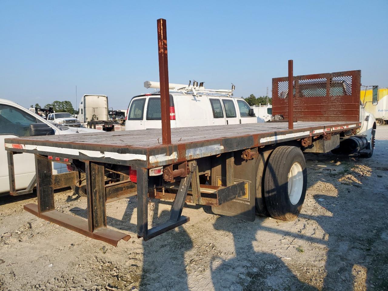 2006 Ford F650 Super Duty Flatbed Truck - Image 4