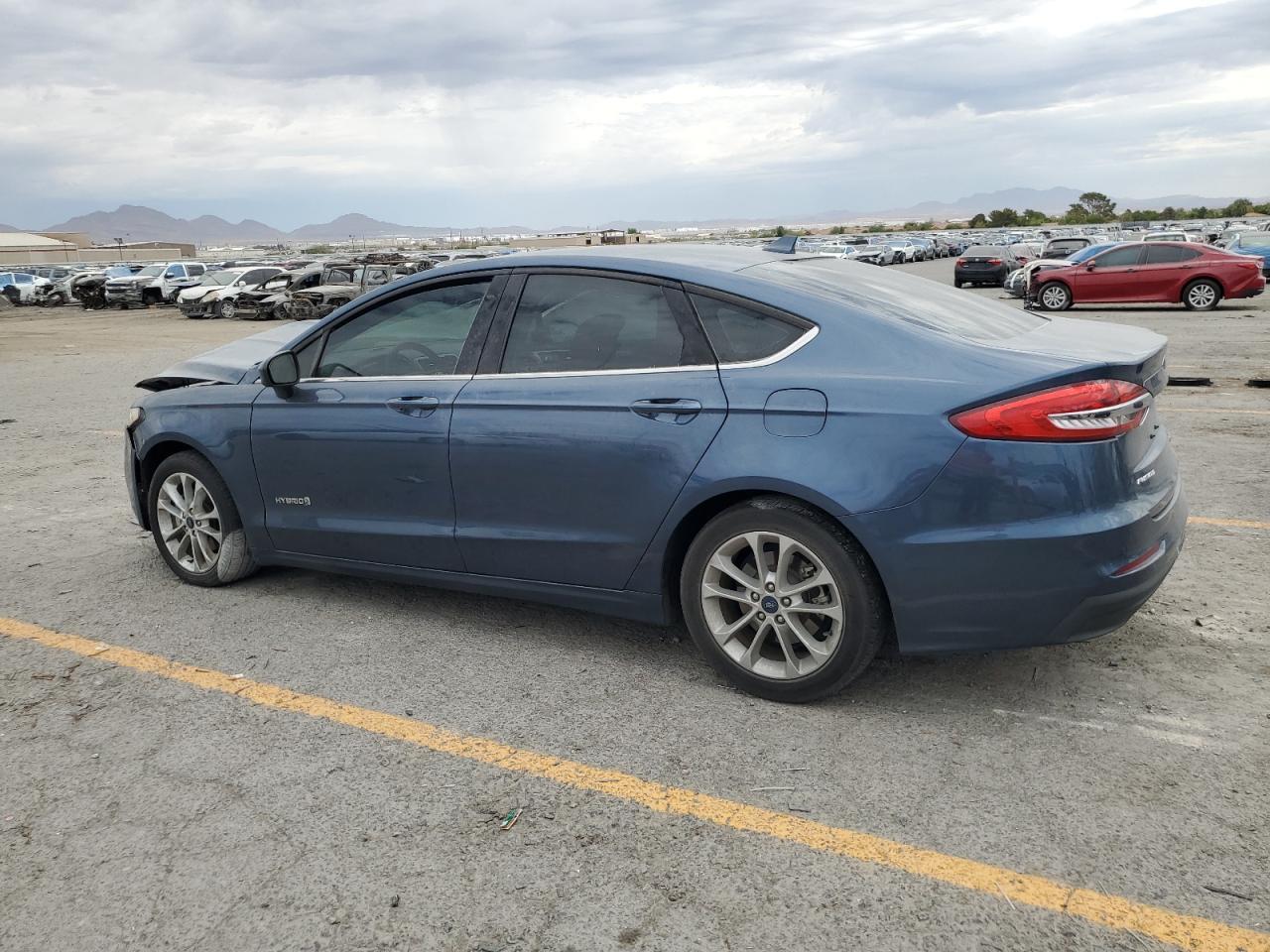2019 Ford Fusion Se - Image 2