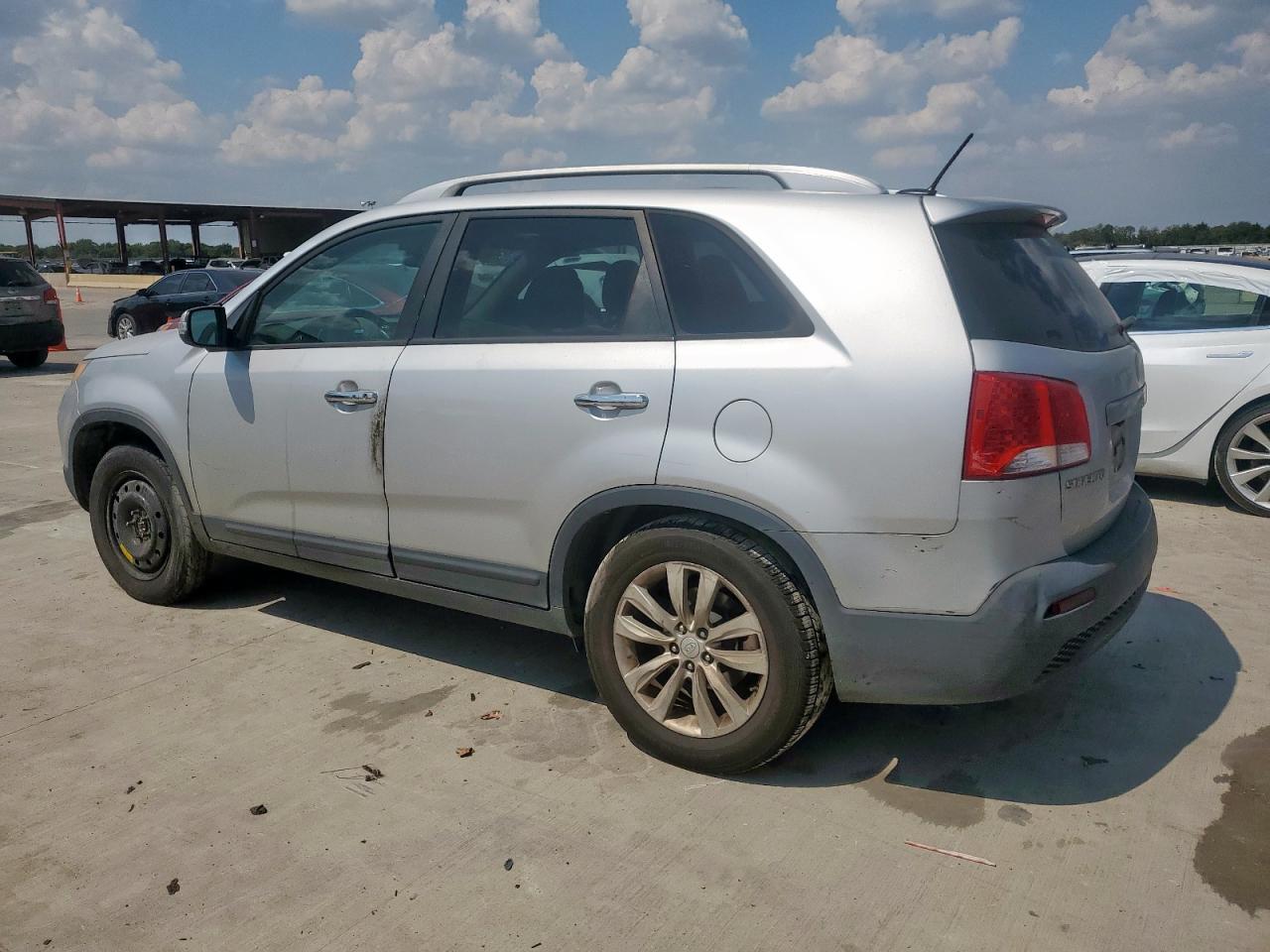 2011 Kia Sorento Ex - Image 2