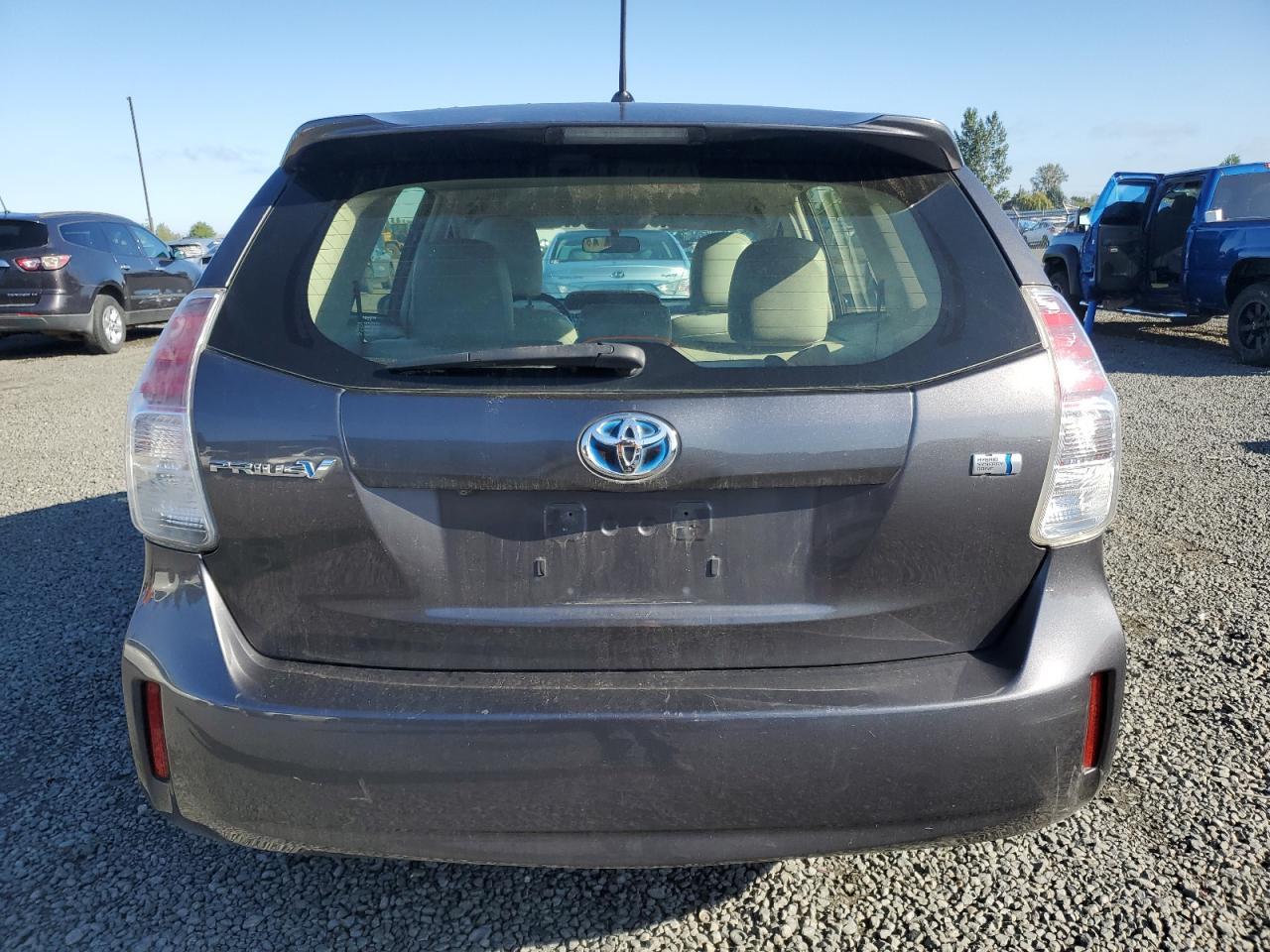 2015 Toyota Prius V - Image 6