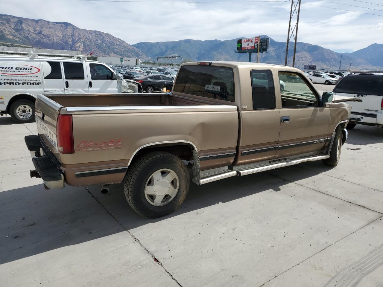 1994 Chevrolet Gmt-400 K2500 - Image 3